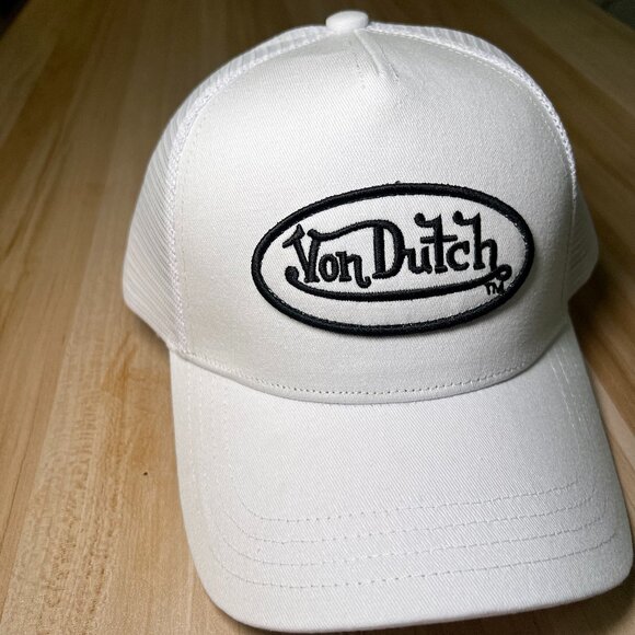 Von Dutch Trucker Hat White Embroidered Logo Patch Snapback Mesh Authentic Cap - Picture 2 of 7